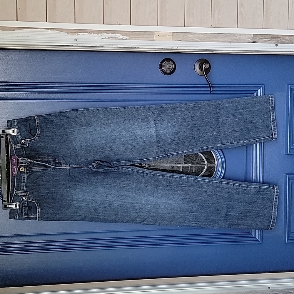 Gloria Vanderbilt Jeans. Size 8